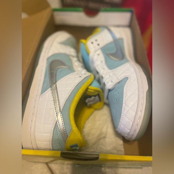Nike SB Dunk Low “FTC Lagoon Pulse”
SZ 8M, comes with Original Box & extra laces - Picture 1 of 16